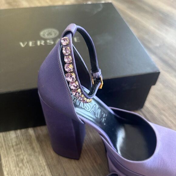 Versace Women's Medusa Aevitas Double Platform Pumps Size 10B - Picture 7 of 11